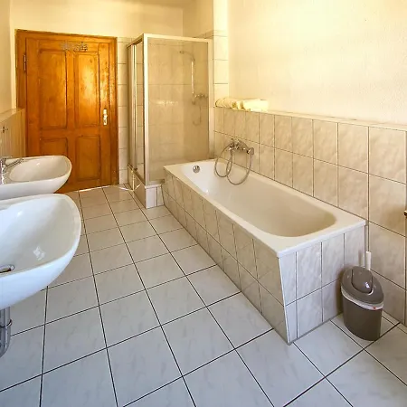 Hotel Gaststaette Und Felsenthal Bad Tabarz
