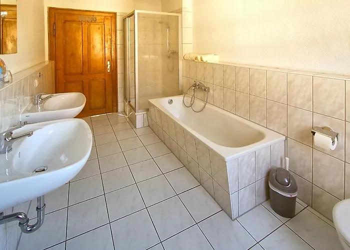 Otel Gaststaette Und Felsenthal Tabarz